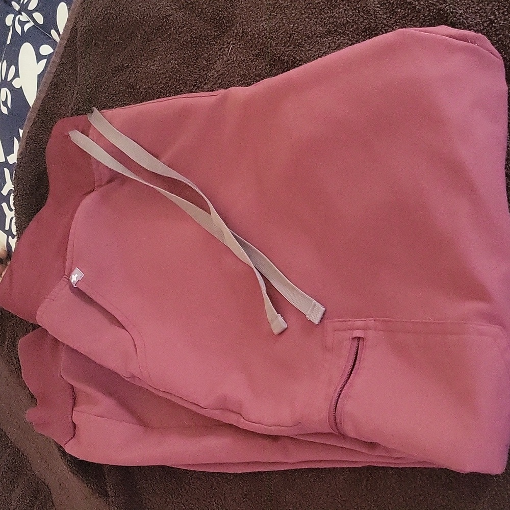 Figs joggers in Mineral Mauve